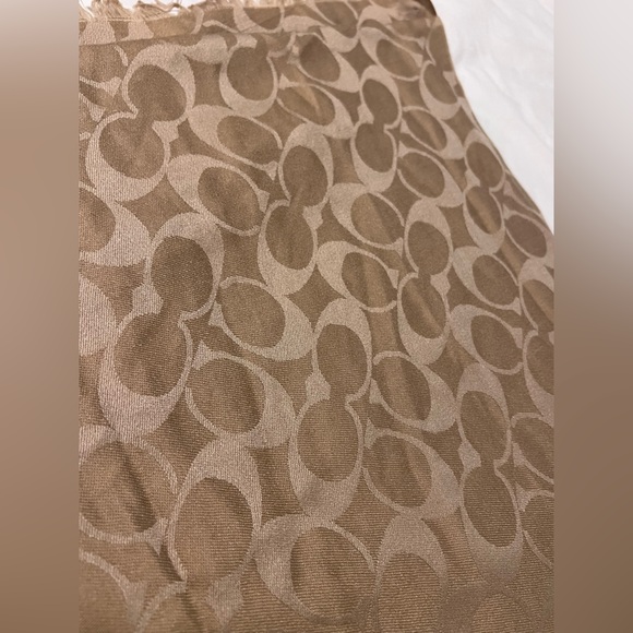 Coach Signature Scarf - Picture 3 of 7